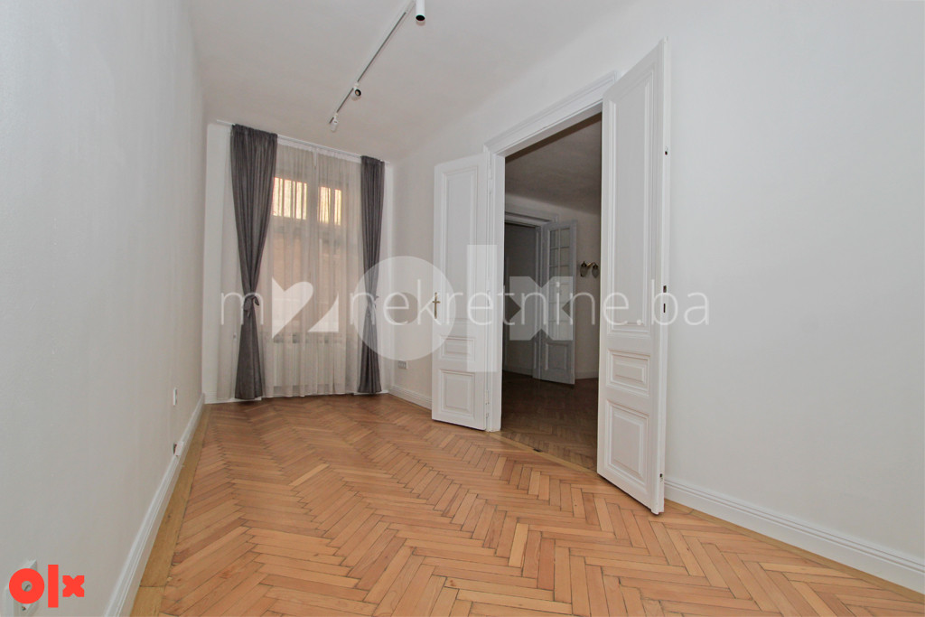 m2: Ferhadija / petosoban salonski stan 170m2 / 3. sp 4