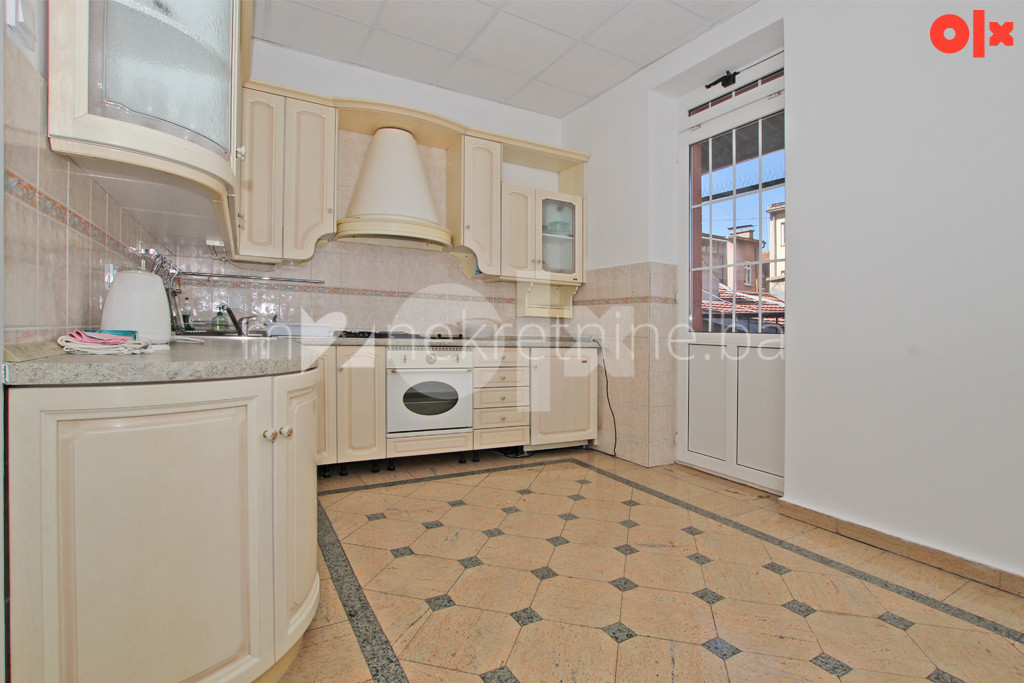 m2: Ferhadija / petosoban salonski stan 170m2 / 3. sp 12