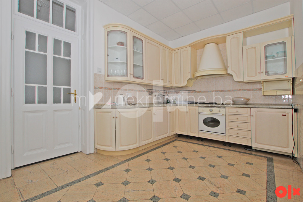 m2: Ferhadija / petosoban salonski stan 170m2 / 3. sp 13
