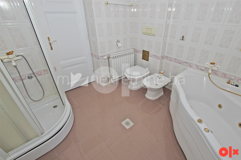 m2: Ferhadija / petosoban salonski stan 170m2 / 3. sp 15