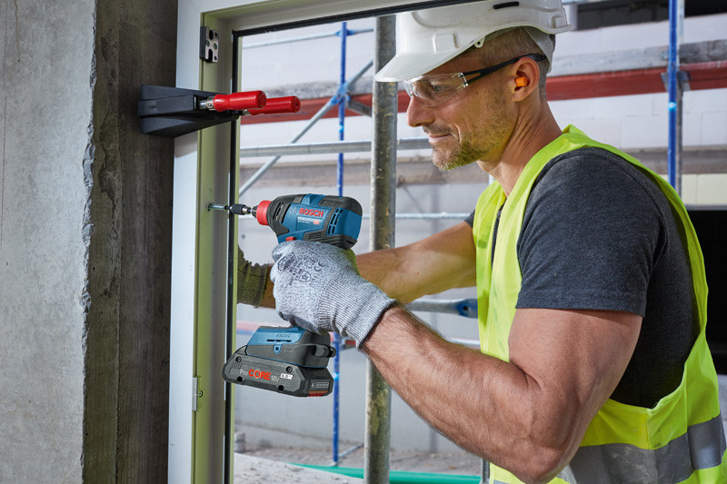 Bosch aku udarni odvijač stezač GDX 18V-200 C 2x5 Ah