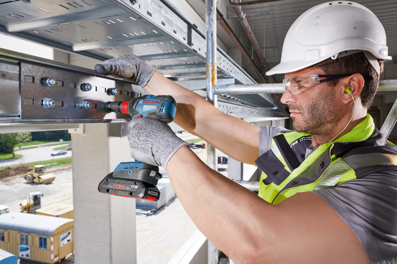 Bosch aku udarni odvijač stezač GDX 18V-200 C 2x5 Ah