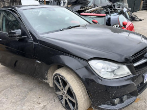 Meredes w204 branik far blatobran