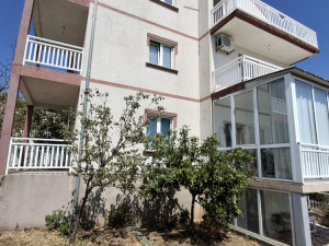 Kuća sa 5 apartmana na Ivanici VIŠE U OPISU photo 1
