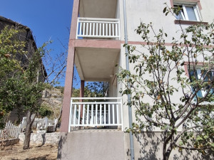 Kuća sa 5 apartmana na Ivanici VIŠE U OPISU photo 2