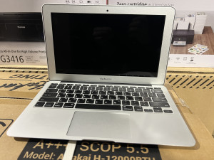 Macbook Air 13.3" 2015 i5 4/256GB*6mj.garancija*