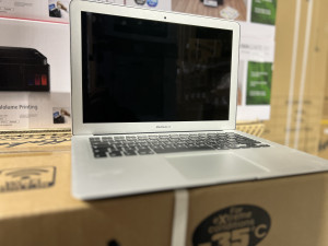 Macbook Air i7 13.3" 8/256GB 2017*6mj.garancija*