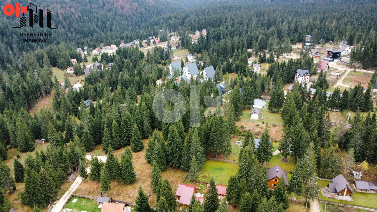 Vikendica Jahorina, Dvorišta