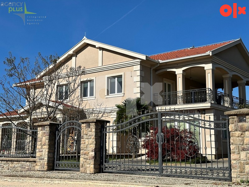 Izvanredno lijepa i funcionalna vila u gradu Ljubuški 2