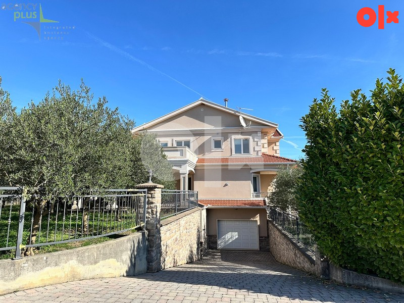 Izvanredno lijepa i funcionalna vila u gradu Ljubuški 3