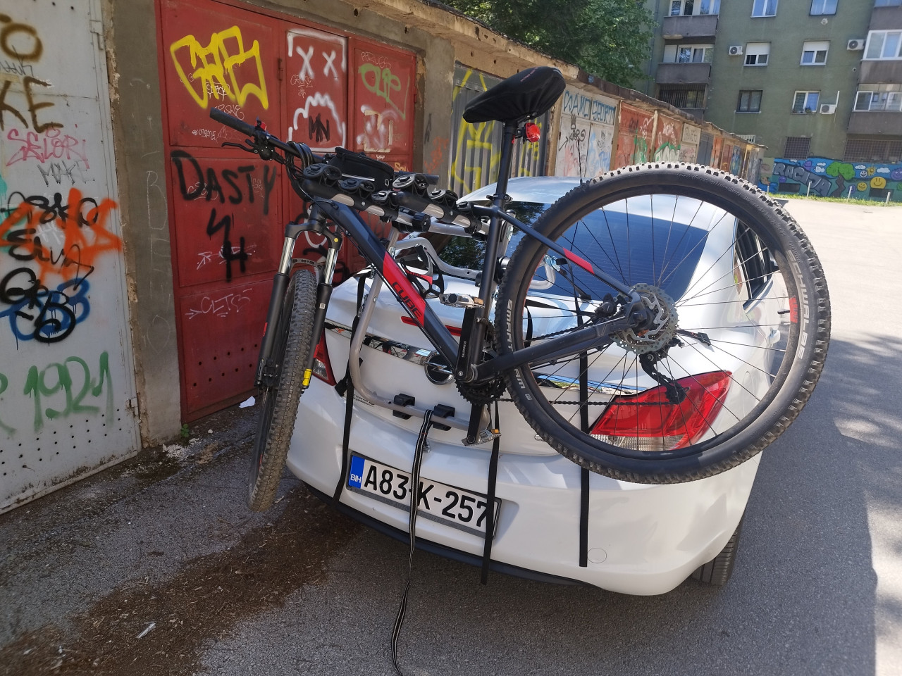 Nosac za 3 bicikla - Biciklo
