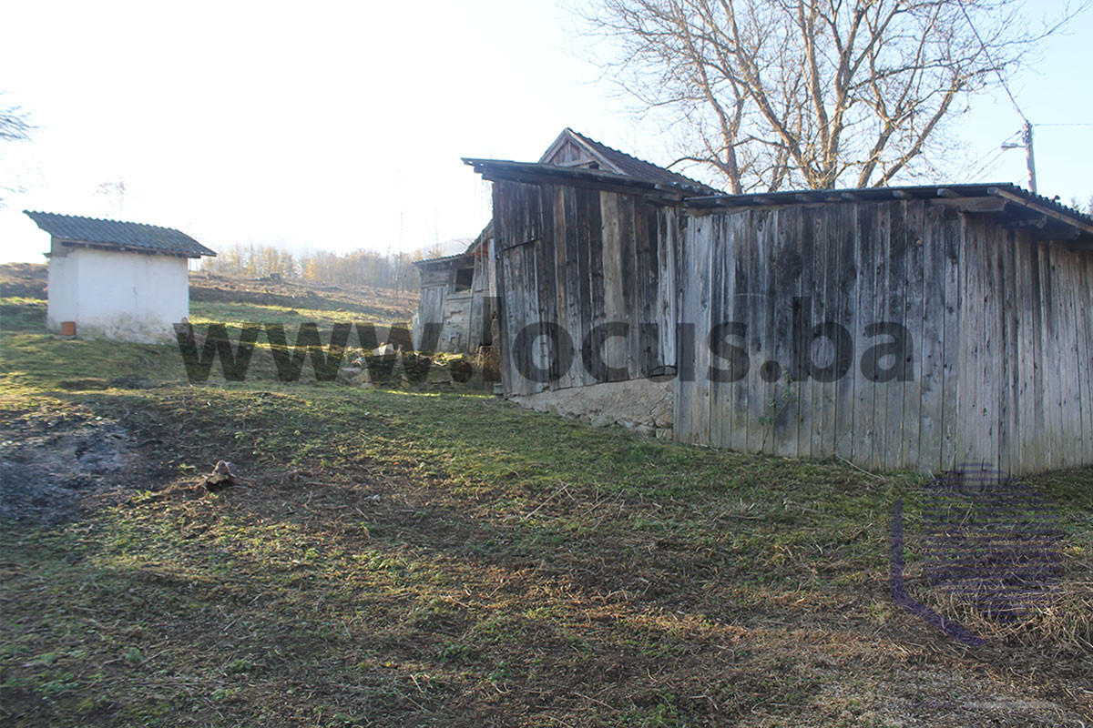 LOCUS prodaje: Kuća na parceli 5.494m2, Kreševo 8