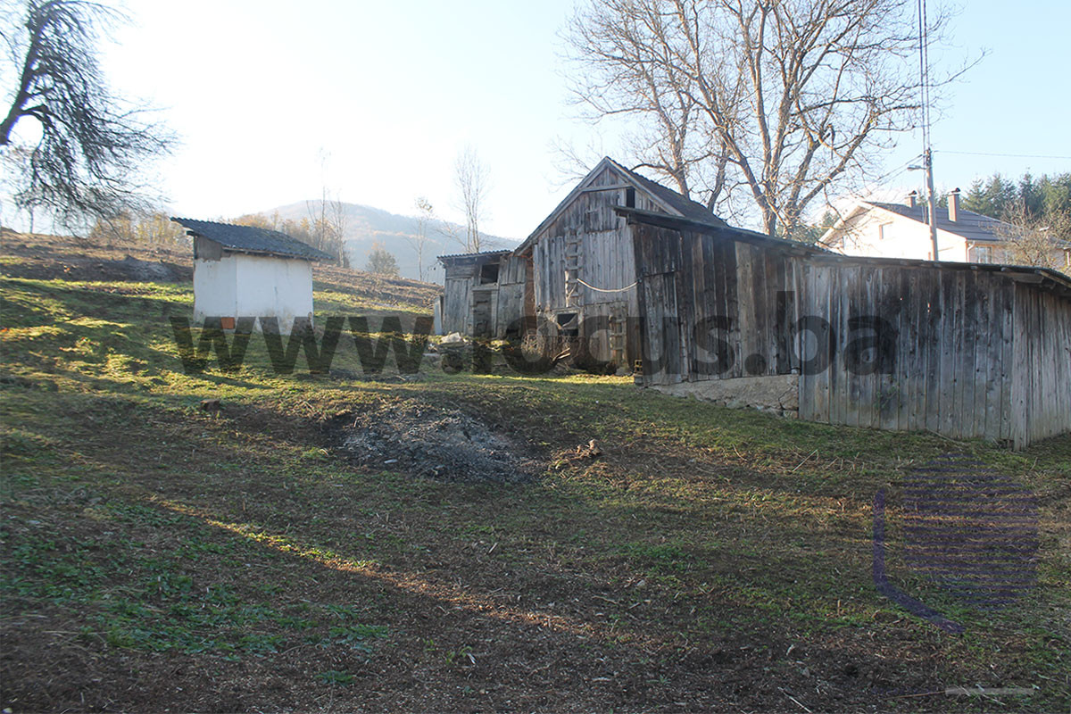 LOCUS prodaje: Kuća na parceli 5.494m2, Kreševo 10