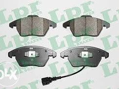 Disk pločice prednje VW Golf 5 6 Passat 6 7 novo