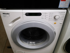 Miele masina za ves dijelovi/ Vise modela na stanju