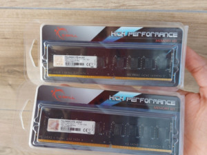 2x4GB DDR4 RAM memorija