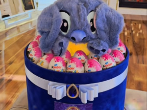 Poklon box kinder jaja stitch koji dise stič spava pokloni