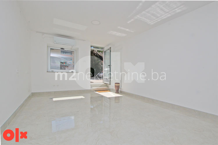 m2: Jablanica. Poslovni prostor 38m2 pored puta M 17 4