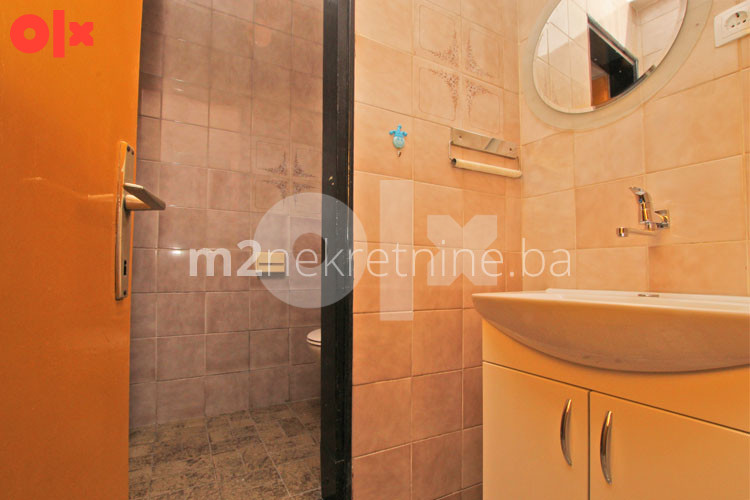 m2: Jablanica. Poslovni prostor 38m2 pored puta M 17 8