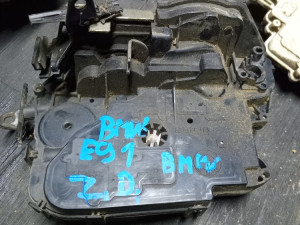 Unutrasnja brava vrata bmw e91 zadnja desna