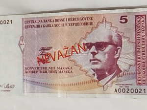 Pet 5 KM konvertibilnih maraka nevažeća novčanica