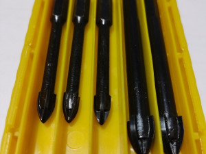 SVRDLO ZA STAKLO I PLOČICE 6 8 10 12 CRNE KVALITETNE