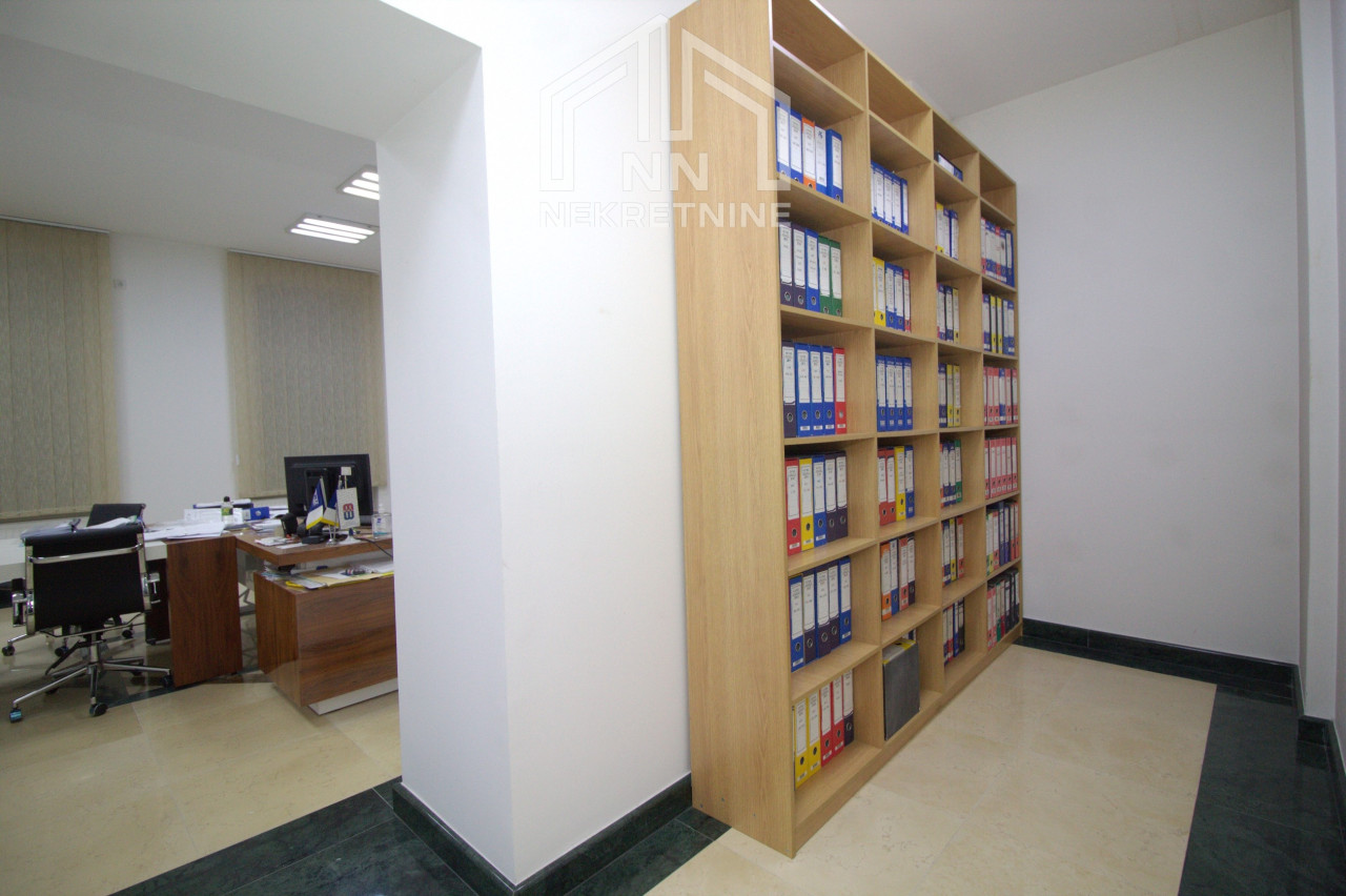 NN Nekretnine : Poslovni prostor 145m2 - Centar - Trampina 7