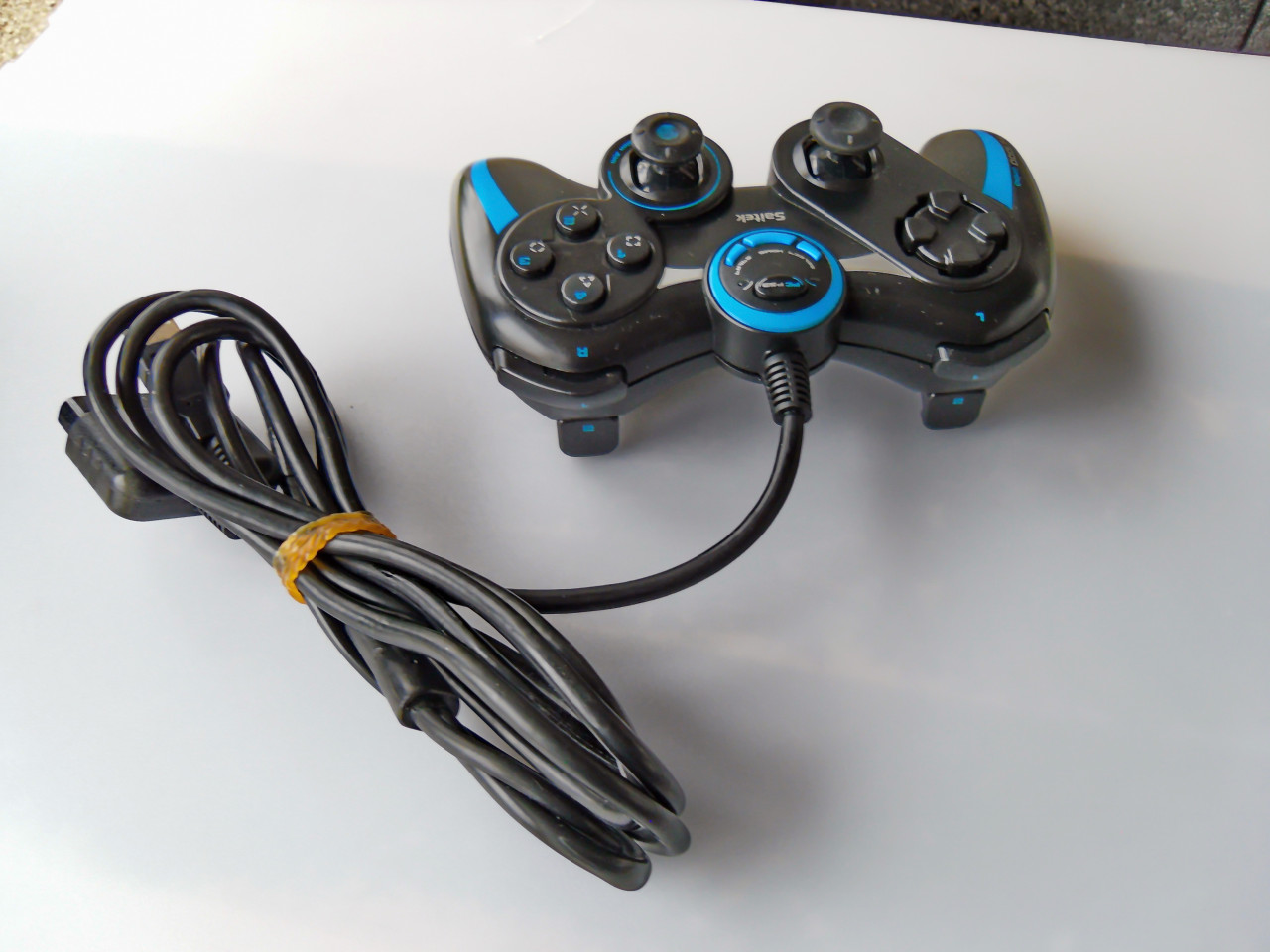 DŽOJSTIK "SAITEK" PS1000 DUAL ANALOG ZA PS2,PS3 I PC
