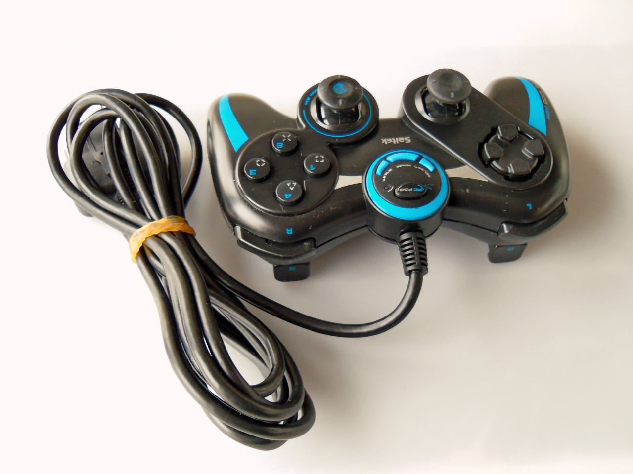 DŽOJSTIK "SAITEK" PS1000 DUAL ANALOG ZA PS2,PS3 I PC