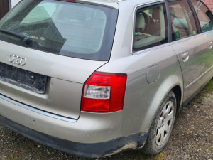 Zadnja šajba Audi A4 B6 karavan