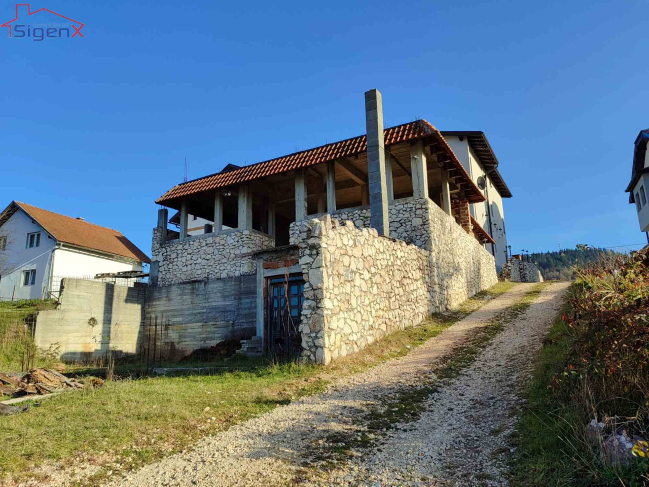 Sigenx prodaje stambeno poslovni objekat Pale/Jahorinska bb 9