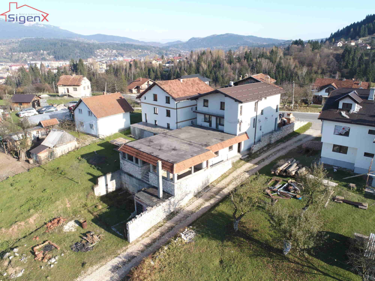 Sigenx prodaje stambeno poslovni objekat Pale/Jahorinska bb 8
