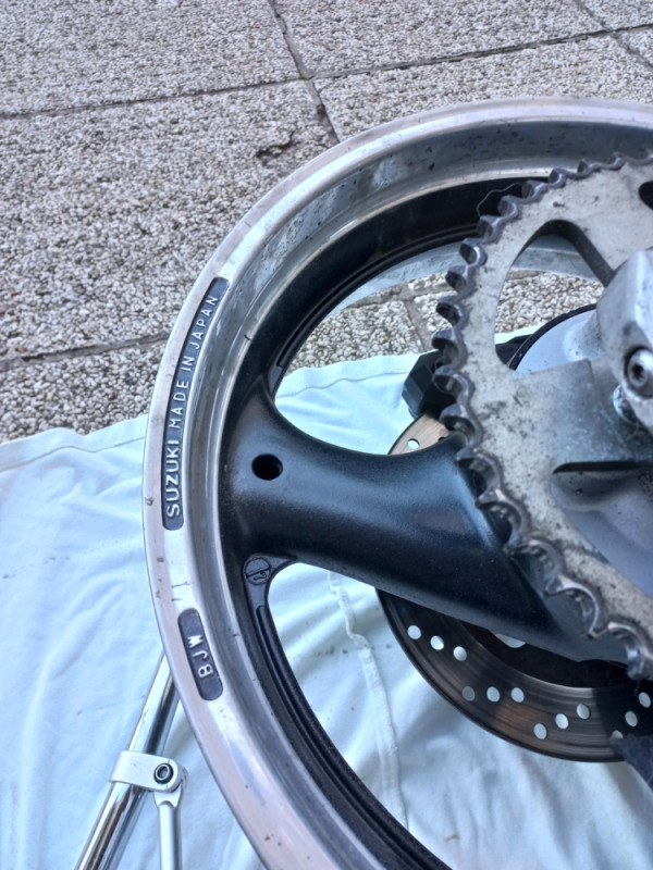 Prednji I zadnj kraj za suzuki bandit gsf 600