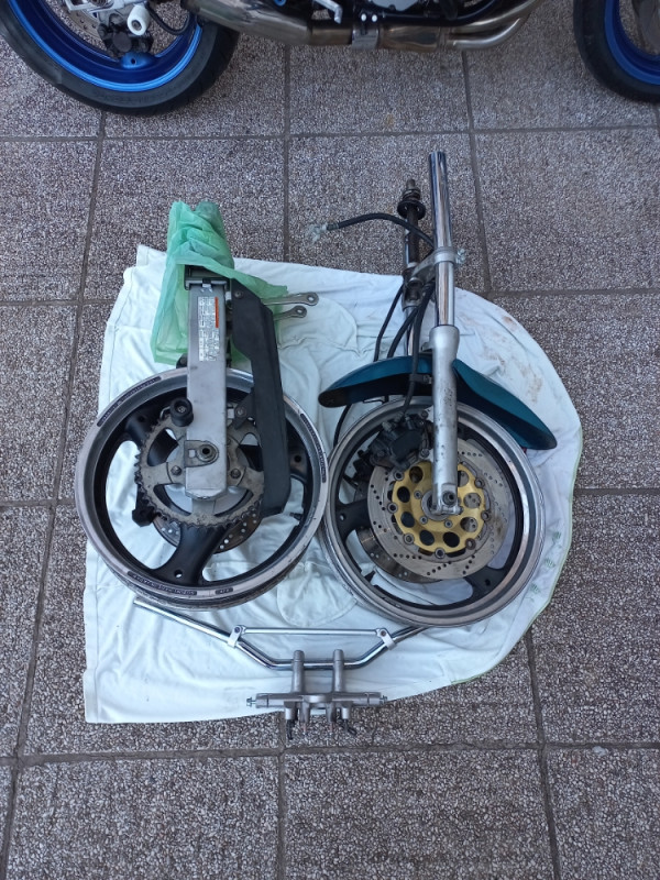 Prednji I zadnj kraj za suzuki bandit gsf 600