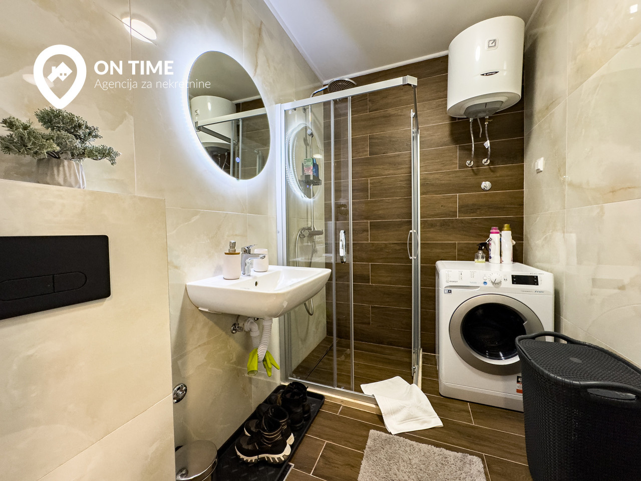 ON TIME prodaje: Apartman, dvosoban, Jahorina 6