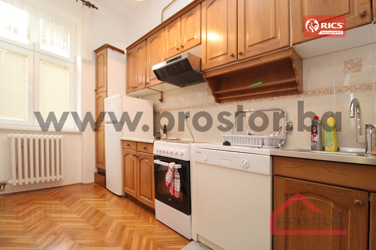PROSTOR izdaje: Dvoiposoban stan, 91m2, Centar 8