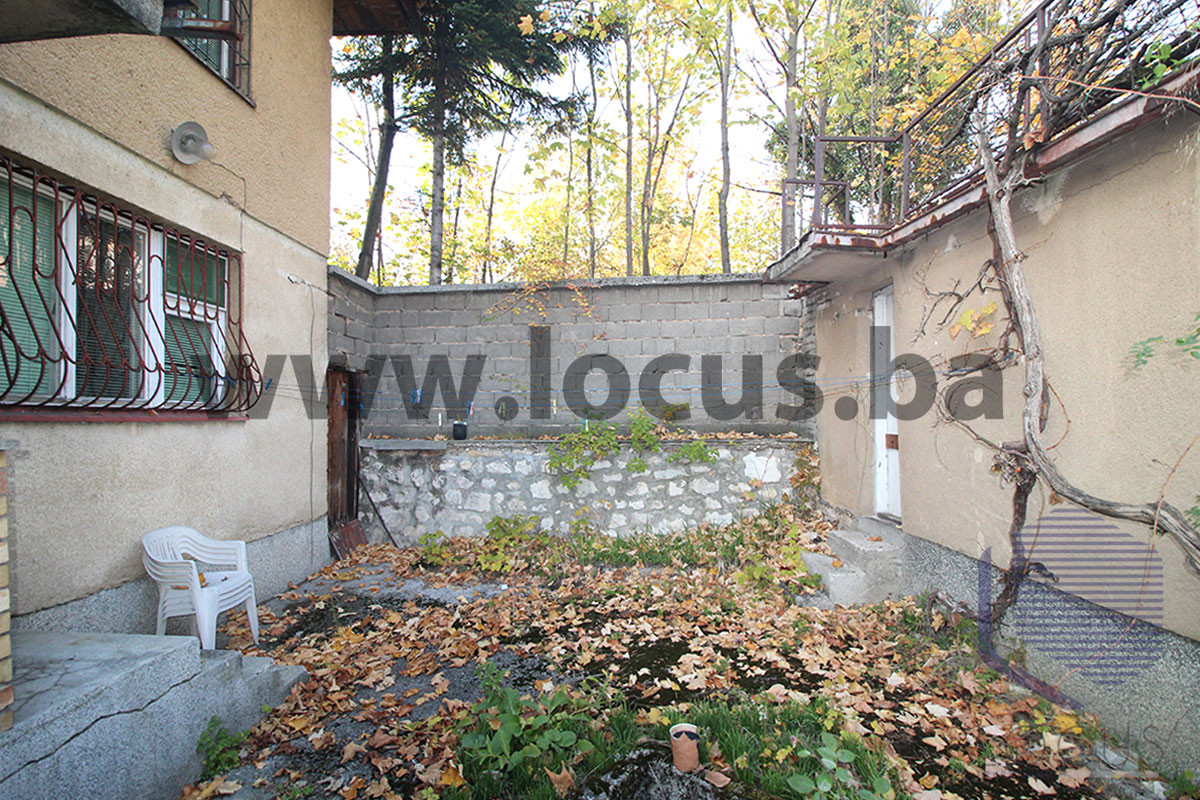 LOCUS: Kuća na atraktivnoj lokaciji, Vrbanjuša 12