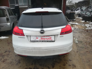 Insignia karavan zadnji branik karambolka sa senzorima