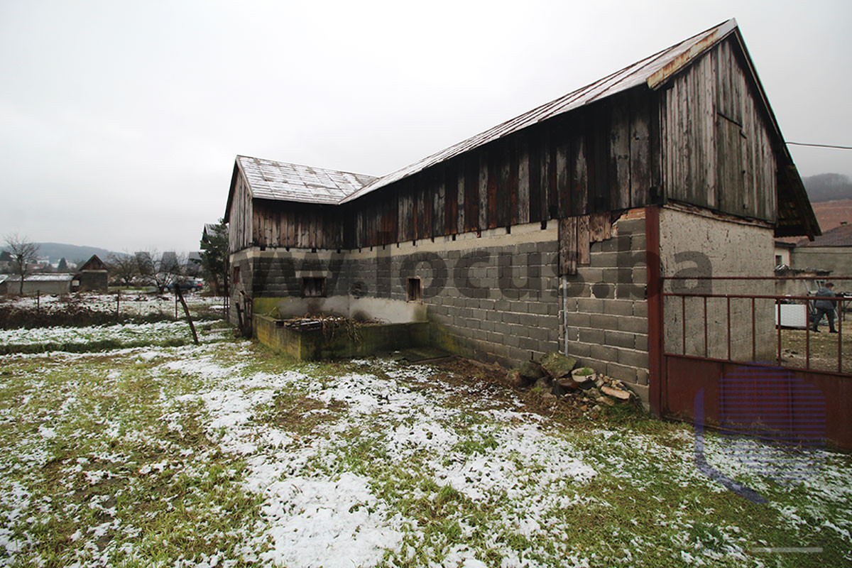 LOCUS: Poslovni objekat na parceli 7.890m2, Lepenica 8