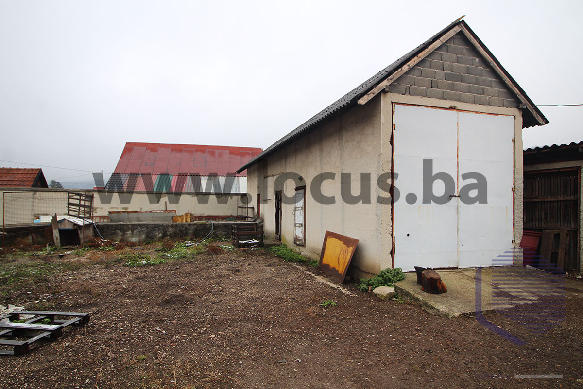 LOCUS: Poslovni objekat na parceli 7.890m2, Lepenica 9