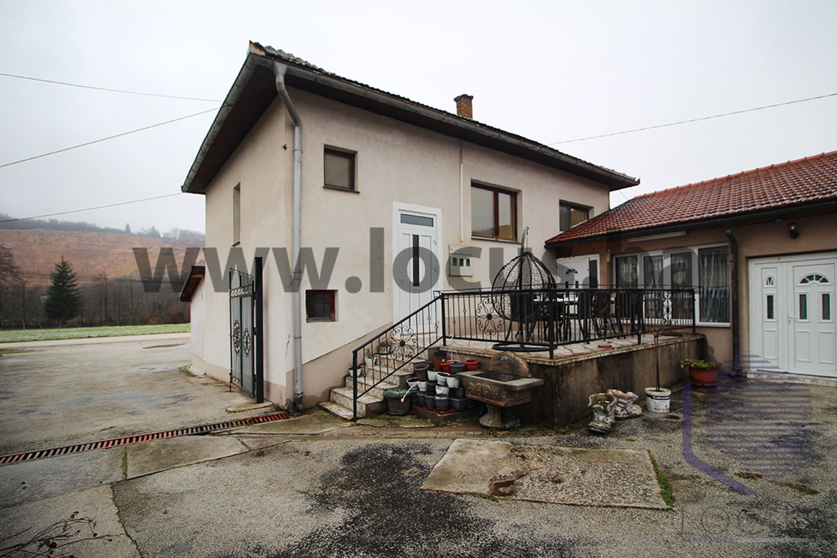 LOCUS: Poslovni objekat na parceli 7.890m2, Lepenica 11