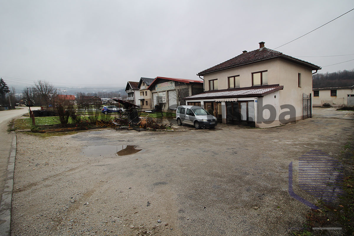 LOCUS: Poslovni objekat na parceli 7.890m2, Lepenica 14