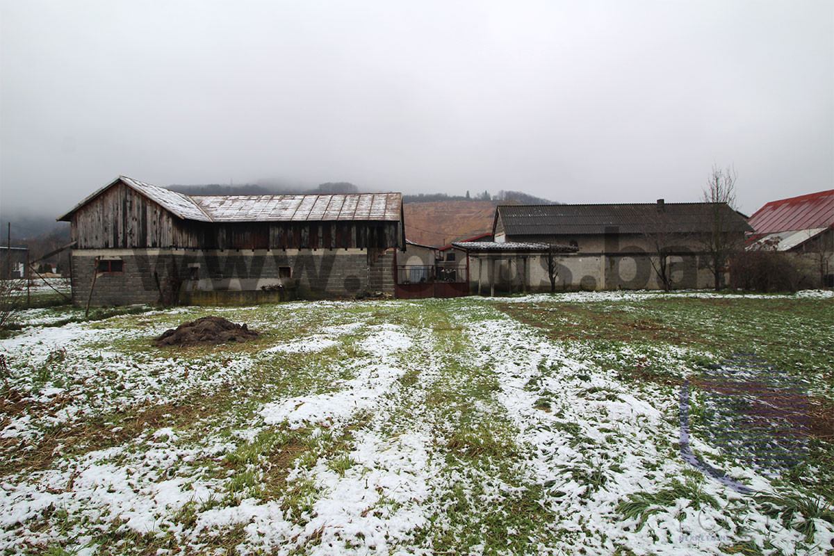 LOCUS: Poslovni objekat na parceli 7.890m2, Lepenica 18