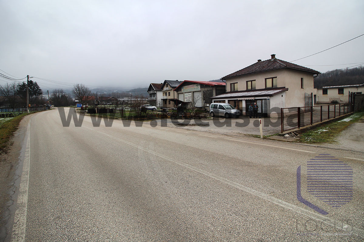 LOCUS: Poslovni objekat na parceli 7.890m2, Lepenica 20
