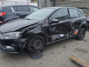 Volkswagen Polo 2015 udaren havarisan ostecen