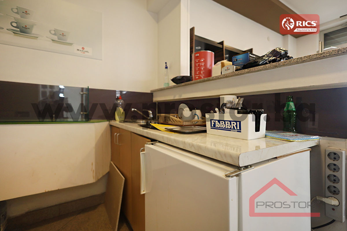 PROSTOR izdaje: Poslovni prostor, 65m2, Velešići 8