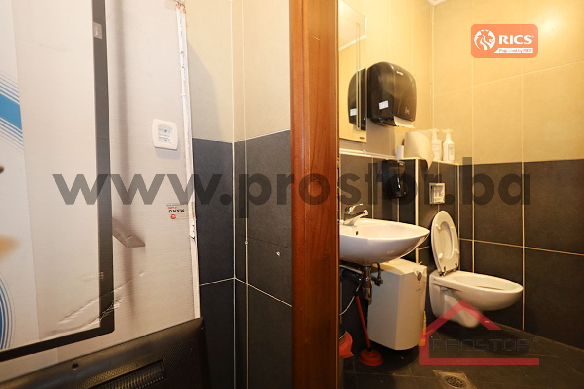PROSTOR izdaje: Poslovni prostor, 65m2, Velešići 9