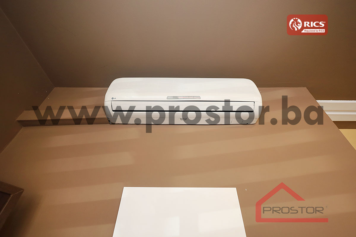 PROSTOR izdaje: Poslovni prostor, 65m2, Velešići 11