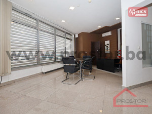 PROSTOR izdaje: Poslovni prostor, 65m2, Velešići