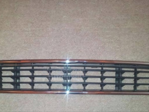 Resetka maska Audi A4 b6 srednja maska resetka Chrome